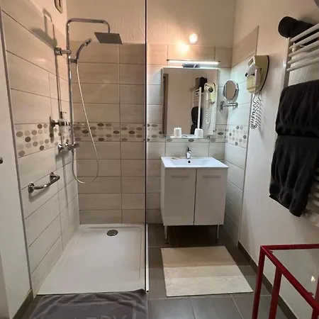 Hotel Logis De La Gare 3*