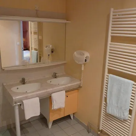 Logis De La Gare Hotel