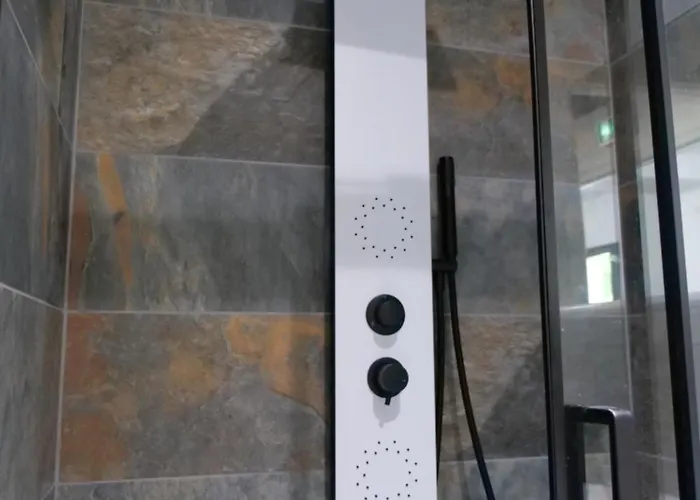 Logis De La Gare Hotell